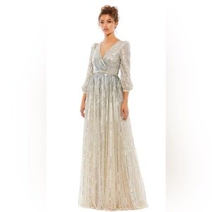 Mac Duggal NWT Sequin Long Dress 5509 in Silver Nude. Size 6